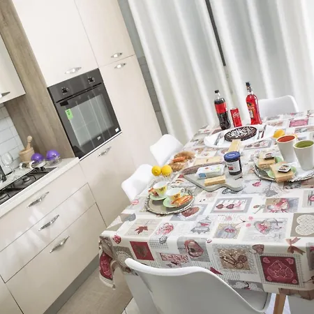 Emily * 弗拉穆拉